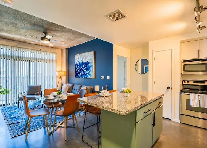 Apartment Cozy 2br Near Dt With Balcony Gym Pool Parking Wd Phoenix
