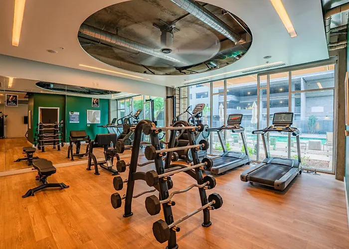 Apartment Cozy 2br Near Dt With Balcony Gym Pool Parking Wd