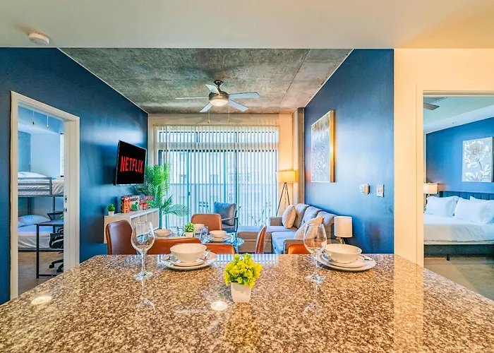 Cozy 2br Near Dt With Balcony Gym Pool Parking Wd Apartment *