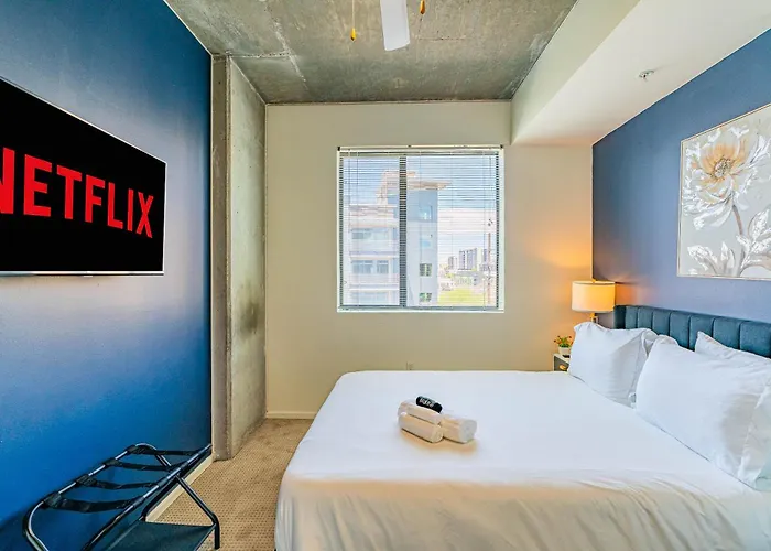 Apartment Cozy 2br Near Dt With Balcony Gym Pool Parking Wd Phoenix