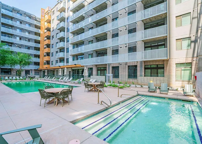 Cozy 2br Near Dt With Balcony Gym Pool Parking Wd Apartment Phoenix