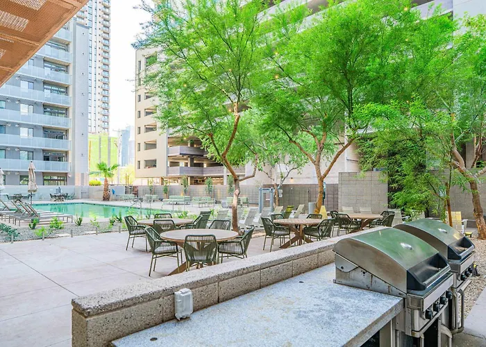 Cozy 2br Near Dt With Balcony Gym Pool Parking Wd Apartment *
