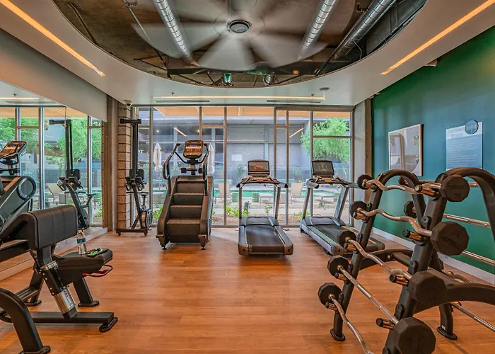 Cozy 2br Near Dt With Balcony Gym Pool Parking Wd Phoenix
