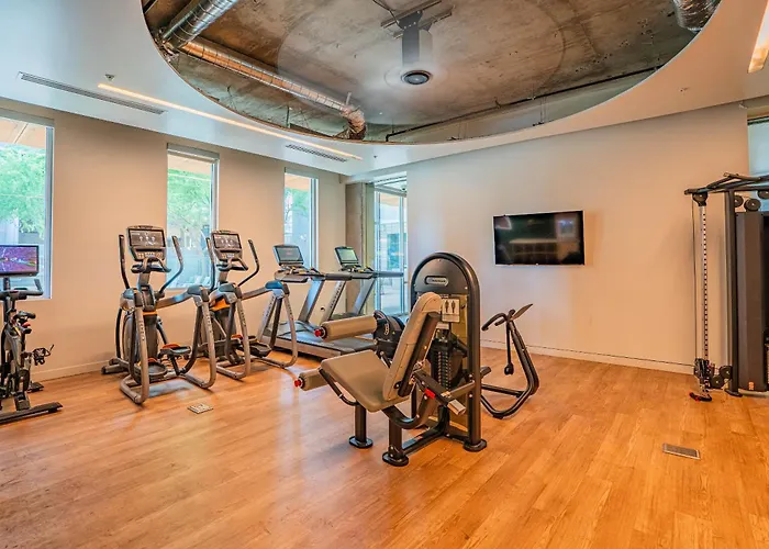 Cozy 2br Near Dt With Balcony Gym Pool Parking Wd * Phoenix