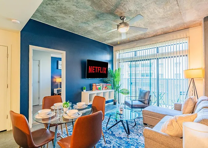 Cozy 2br Near Dt With Balcony Gym Pool Parking Wd