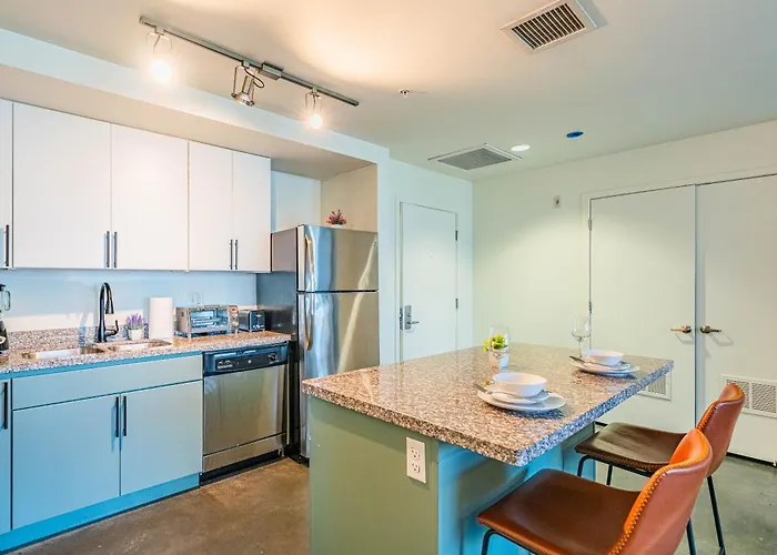 Cozy 2br Near Dt With Balcony Gym Pool Parking Wd *