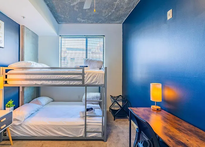 Cozy 2br Near Dt With Balcony Gym Pool Parking Wd Apartment Phoenix