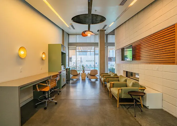 Cozy 2br Near Dt With Balcony Gym Pool Parking Wd Apartment